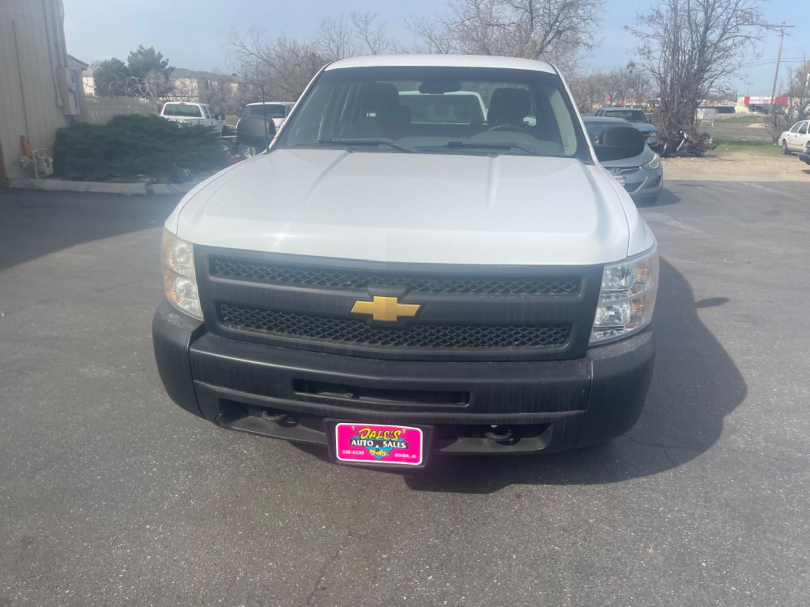 2011 Chevrolet Silverado 1500 Work Truck Ext. Cab 4WD (1GCRKPE36BZ) with an 5.3L V8 OHV 16V FFV engine, 4-Speed Automatic transmission, located at 813 E Fairview Ave, Meridian , ID, 83642, (208) 336-8230, 43.618851, -116.384010 - Photo #3